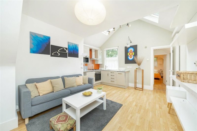 St Pauls Avenue, London, NW2 5SX